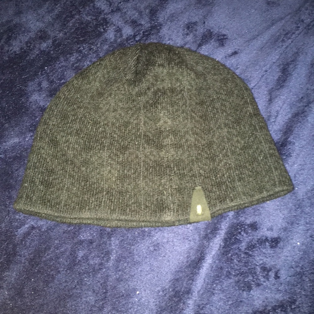 Black spyder winter Bennie hat